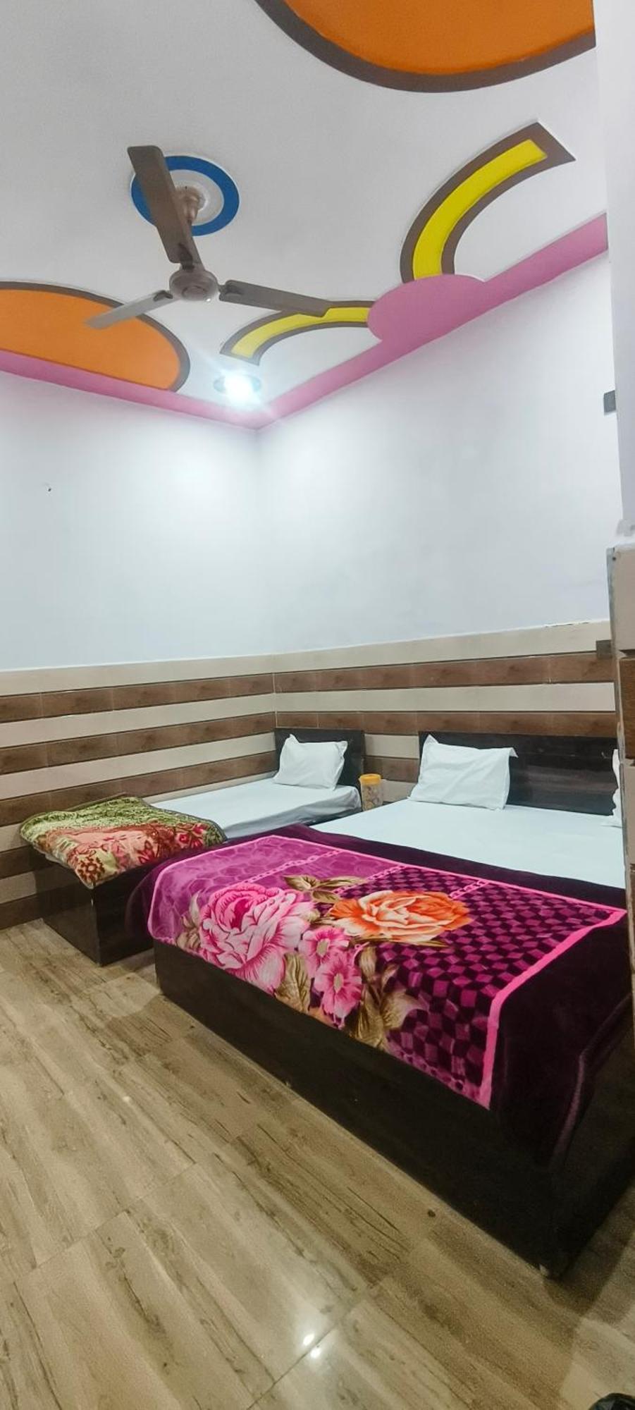 K.D.Dham Near Prem Mandir1 Hotel Vrindāvan Екстериор снимка