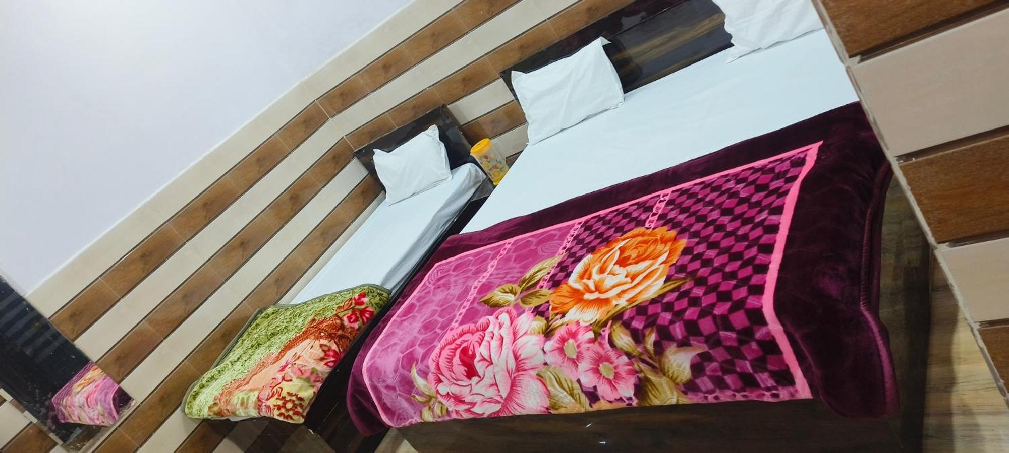 K.D.Dham Near Prem Mandir1 Hotel Vrindāvan Екстериор снимка