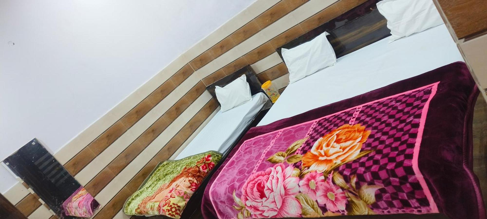 K.D.Dham Near Prem Mandir1 Hotel Vrindāvan Екстериор снимка