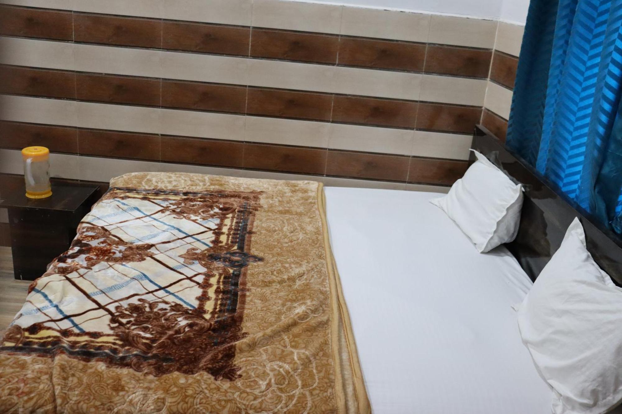 K.D.Dham Near Prem Mandir1 Hotel Vrindāvan Екстериор снимка