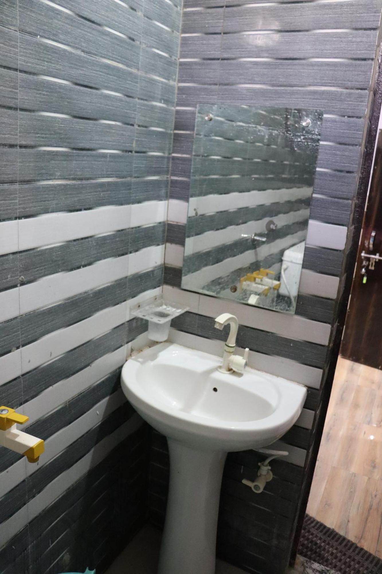 K.D.Dham Near Prem Mandir1 Hotel Vrindāvan Екстериор снимка
