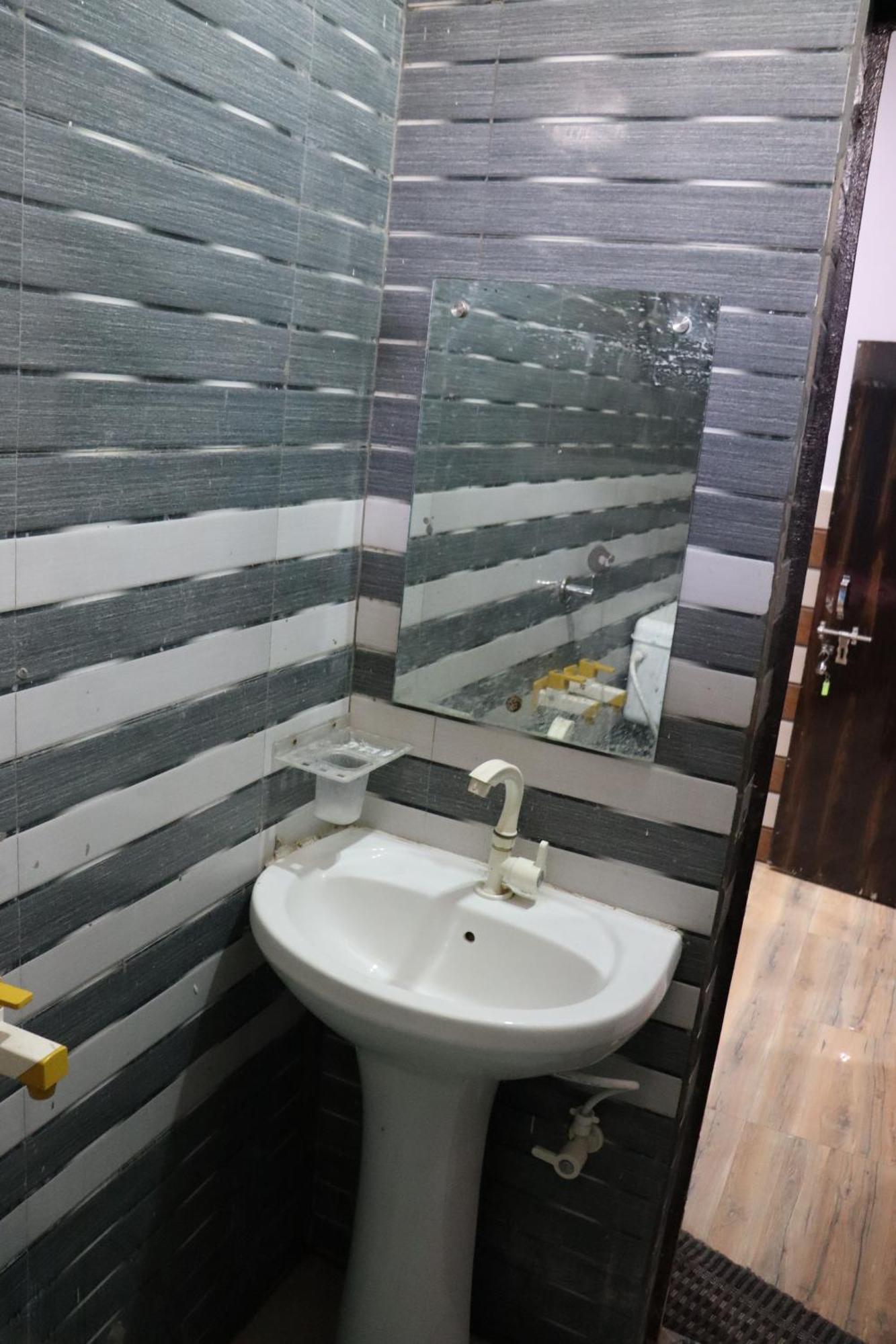 K.D.Dham Near Prem Mandir1 Hotel Vrindāvan Екстериор снимка